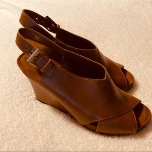 Aerosoles size 10 brown wedge